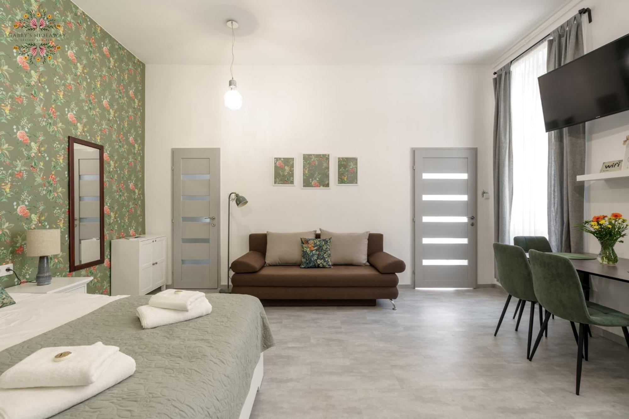 Gabby's Hideaway * Budapest